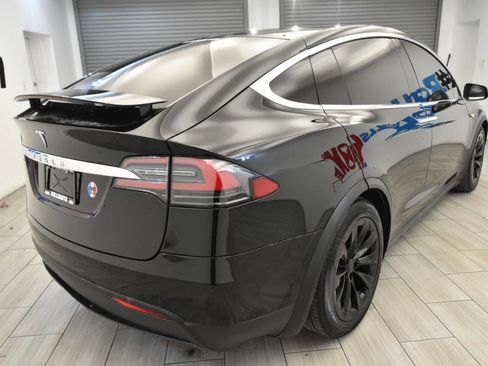 Used 2016 Tesla Model X 90D image 5