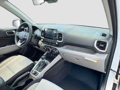 New 2026 Hyundai Venue SEL FWD image 28