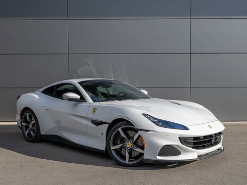 Certified 2023 Ferrari Portofino M image 5