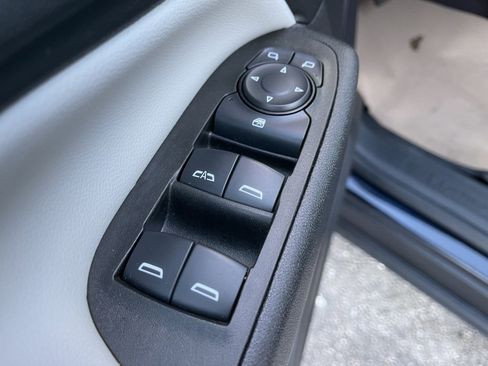 Used 2020 Chevrolet Equinox LS w/ LS Convenience Package image 10