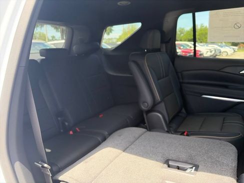 New 2026 Chevrolet Traverse High Country w/ LPO, Floor Liner Package FWD image 15