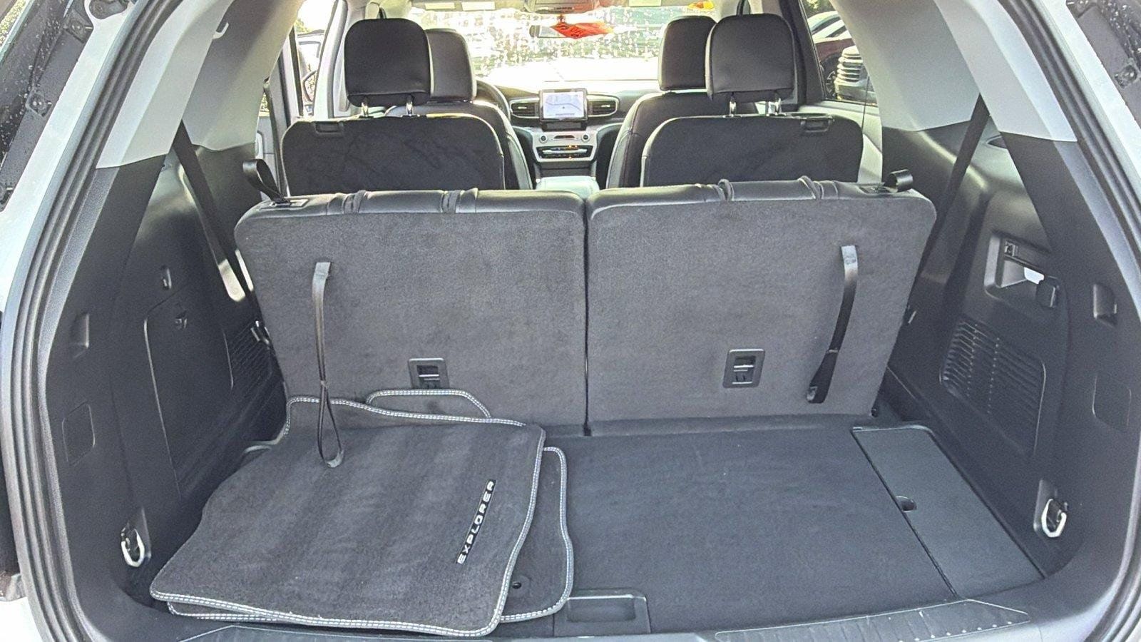Used 2023 Ford Explorer XLT w/ Equipment Group 202A RWD image 14