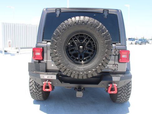 Used 2019 Jeep Wrangler Unlimited Rubicon AWD/4WD image 4