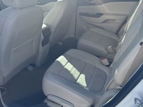 Used 2020 GMC Acadia Denali w/ Denali Ultimate Package image 23