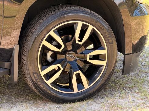 Used 2018 Chevrolet Tahoe LT AWD/4WD image 10