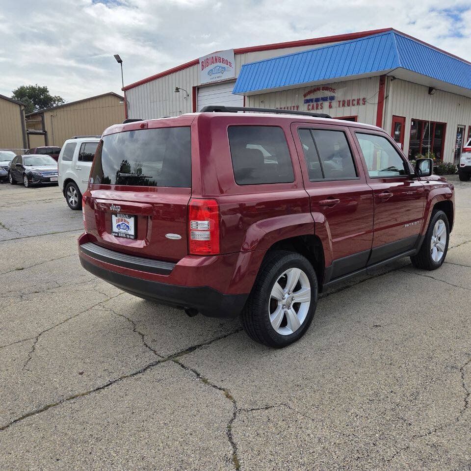 Used 2012 Jeep Patriot Latitude w/ Sun/Sound Group FWD image 5