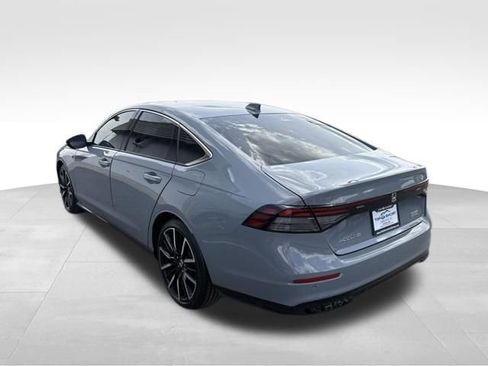Used 2023 Honda Accord Touring image 11