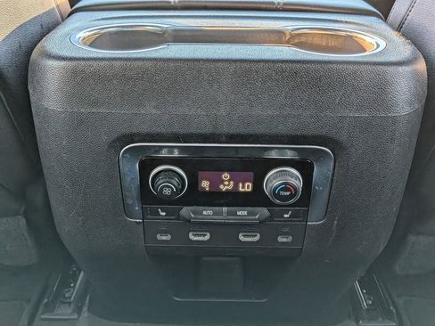 Used 2022 Chevrolet Suburban Z71 w/ Luxury Package image 30