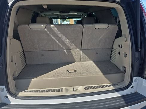 Used 2019 Cadillac Escalade Premium Luxury AWD/4WD image 28