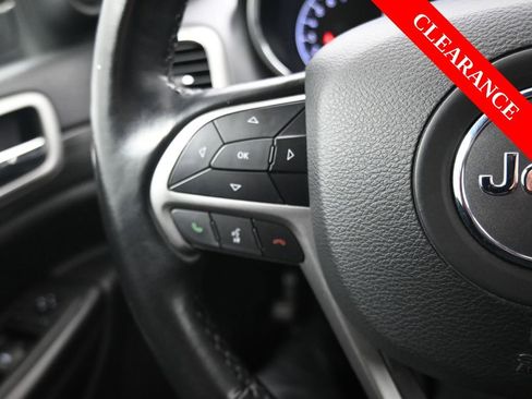 Used 2022 Jeep Grand Cherokee Laredo X image 28