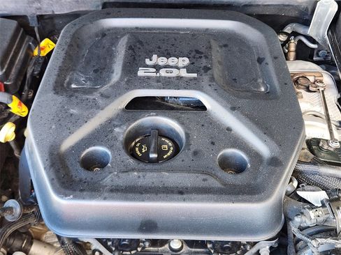 Used 2022 Jeep Wrangler Unlimited Sahara w/ Cold Weather Group image 15