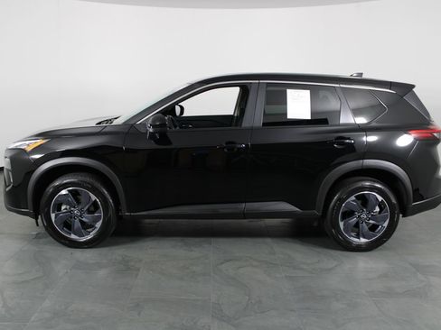 Certified 2024 Nissan Rogue SV FWD image 14
