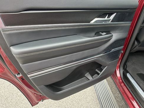 Certified 2025 Jeep Grand Wagoneer Series II Obsidian w/ Quick Order Packagew 28T AWD/4WD image 24