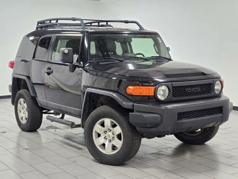 Used 2010 Toyota FJ Cruiser 4WD image 2