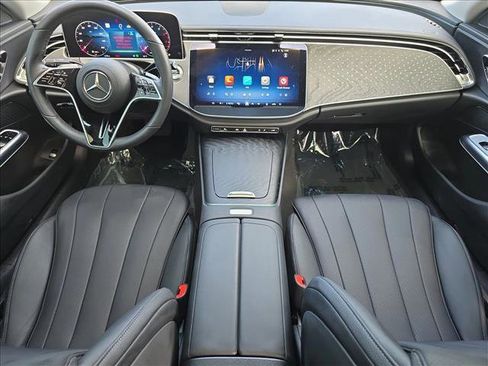 Used 2025 Mercedes-Benz E 450 4MATIC Sedan image 9