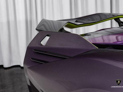 Used 2020 Lamborghini Sian Coupe image 35