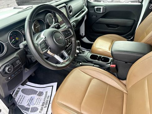 Used 2023 Jeep Wrangler Unlimited Sahara w/ Cold Weather Group image 25