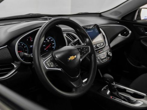 Used 2021 Chevrolet Malibu LS image 12