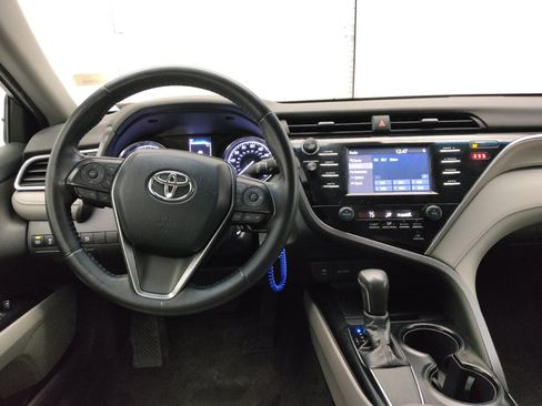 Used 2018 Toyota Camry SE FWD image 22