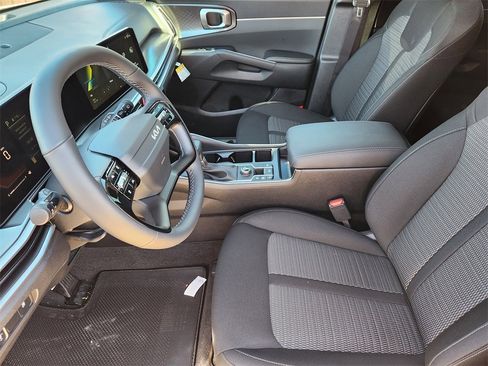 New 2026 Kia Sorento LX image 9