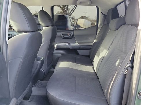 Used 2021 Toyota Tacoma SR5 w/ Trail Edition image 15