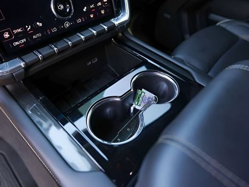 Used 2025 GMC Yukon Elevation RWD image 19