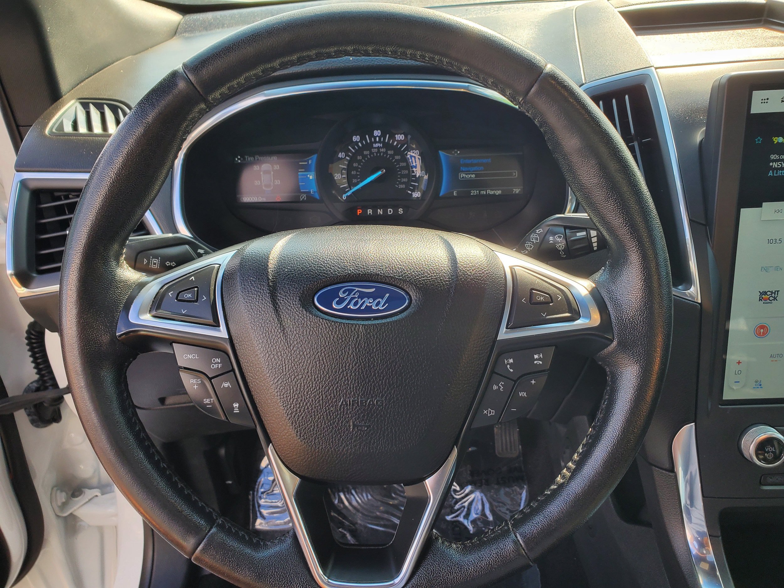 Used 2021 Ford Edge Titanium w/ Equipment Group 301A FWD image 17