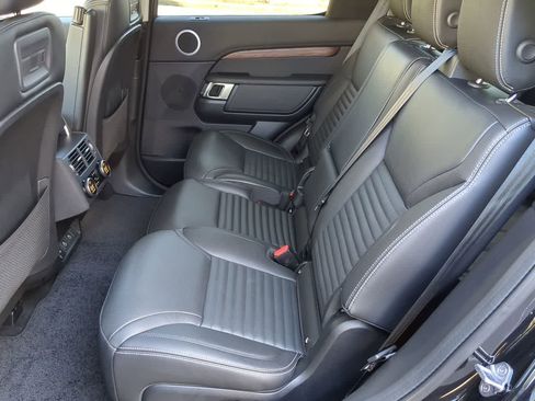 Certified 2024 Land Rover Discovery S image 20