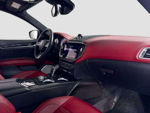 Used 2022 Maserati Ghibli Trofeo RWD image 37