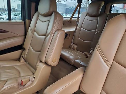 Used 2017 Cadillac Escalade ESV Platinum image 16