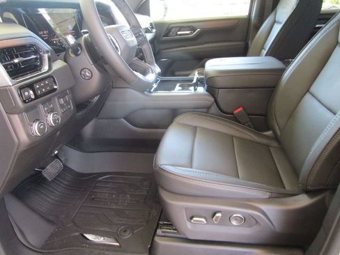 New 2026 GMC Yukon XL Denali w/ Denali Reserve Package RWD image 25