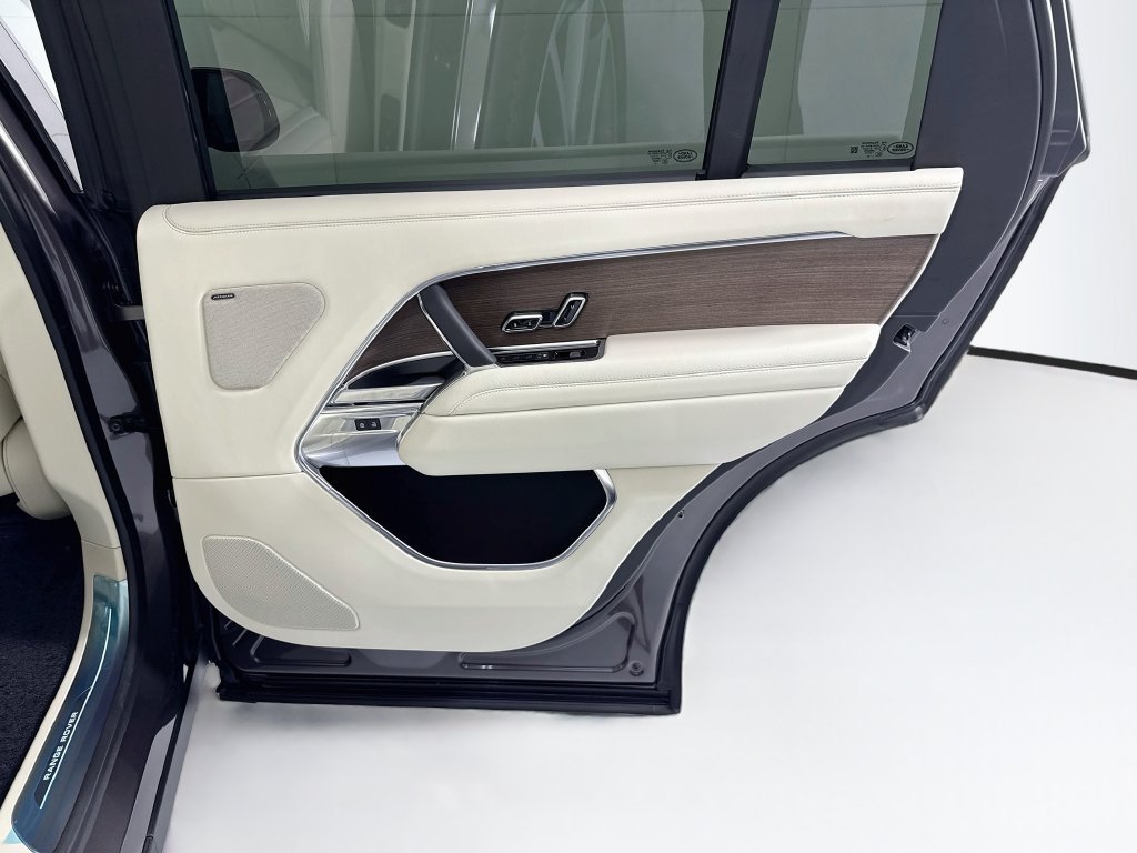 New 2026 Land Rover Range Rover Long Wheelbase SE AWD/4WD image 29