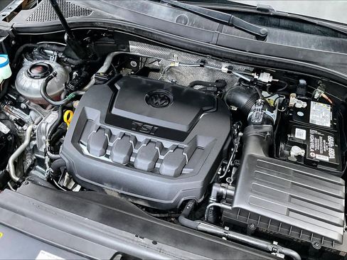 Used 2021 Volkswagen Tiguan SE R-Line image 30