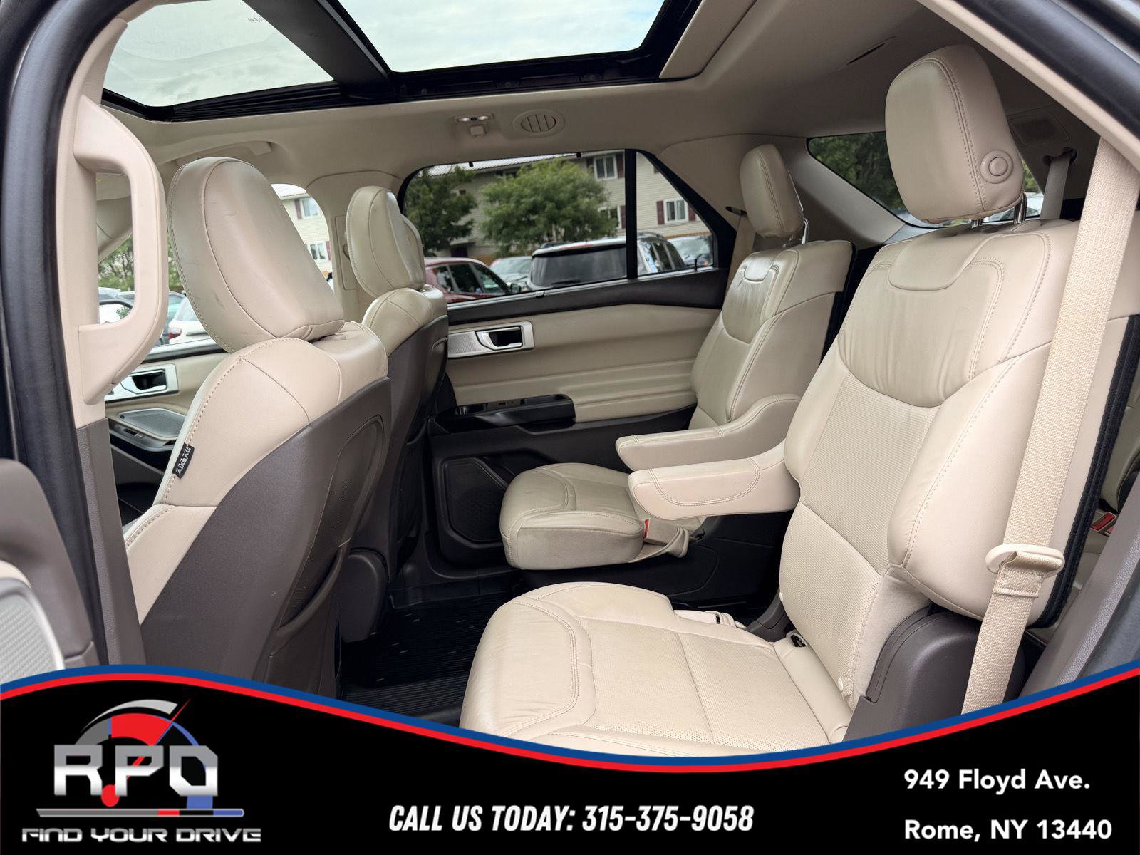 Used 2020 Ford Explorer Platinum w/ Premium Technology Package AWD/4WD image 28