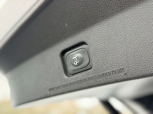 Used 2015 Ford Explorer XLT w/ Equipment Group 202A image 23