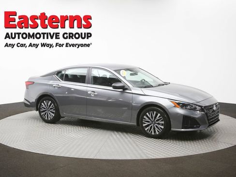 Used 2025 Nissan Altima 2.5 SV image 47