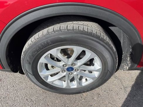 Used 2022 Ford Escape SE image 18