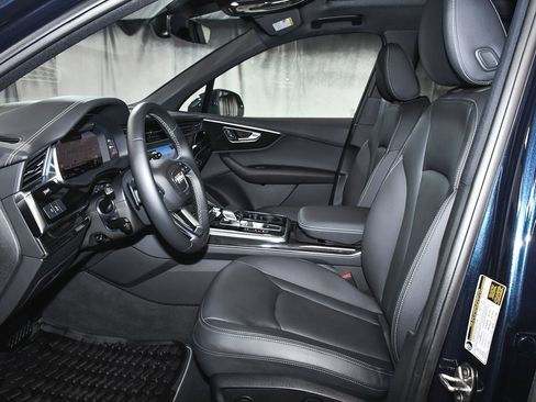 Used 2025 Audi Q7 3.0T Premium w/ Convenience Package image 57