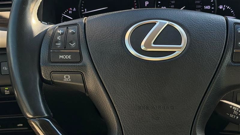 Used 2013 Lexus LS 460 w/ Comfort Pkg RWD image 31