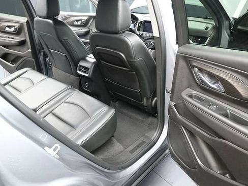 Used 2024 GMC Terrain SLT image 18