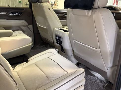 Used 2024 GMC Yukon Denali w/ Advanced Technology Package image 17
