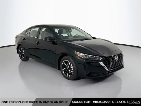 Certified 2025 Nissan Sentra SV FWD image 3