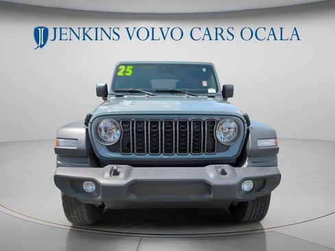 Used 2025 Jeep Wrangler Unlimited Sport AWD/4WD image 8