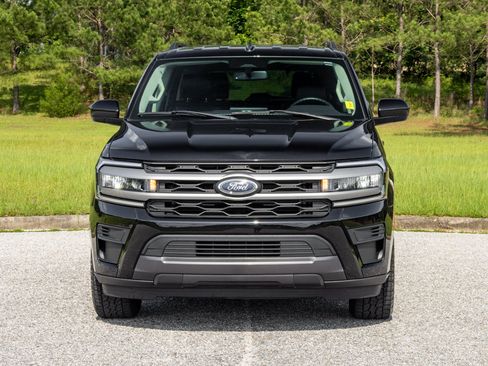 Used 2024 Ford Expedition XLT RWD image 2