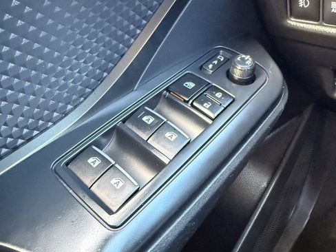 Used 2018 Toyota C-HR XLE FWD image 28