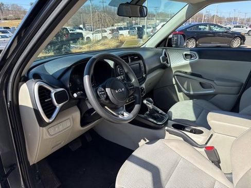 Used 2023 Kia Soul LX w/ LX Technology Package image 24