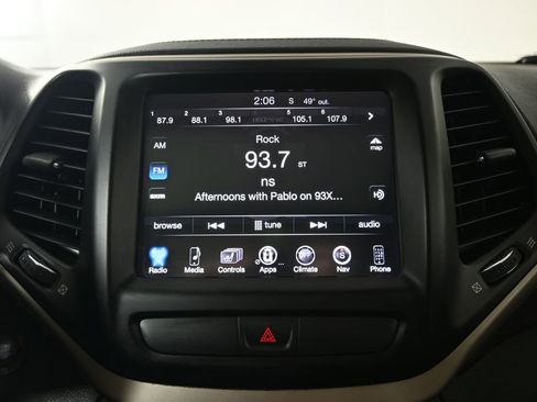 Used 2017 Jeep Cherokee Limited w/ Luxury Group AWD/4WD image 23