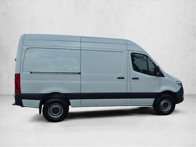 Used 2022 Mercedes-Benz Sprinter 2500 image 4