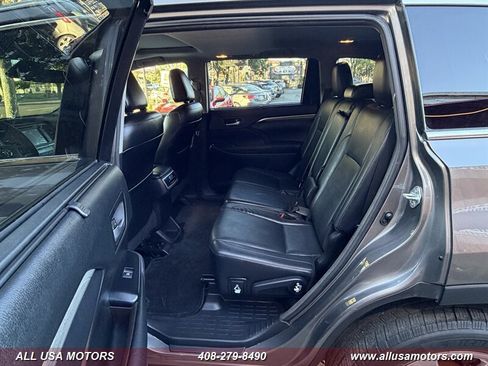 Used 2017 Toyota Highlander Limited w/ Carpet Mat Package FWD image 21