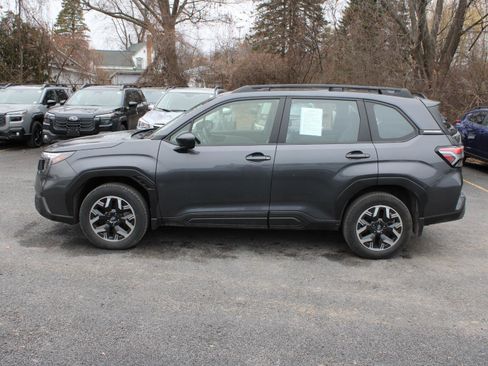 Used 2025 Subaru Forester image 5